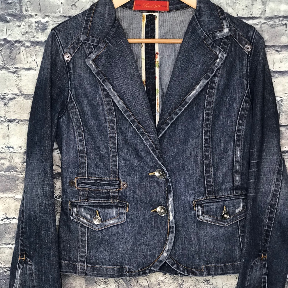 LEVEL 99 Distressed Fitted Denim Blazer Jacket
